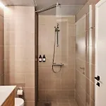 A Place To 3* 埃斯比约