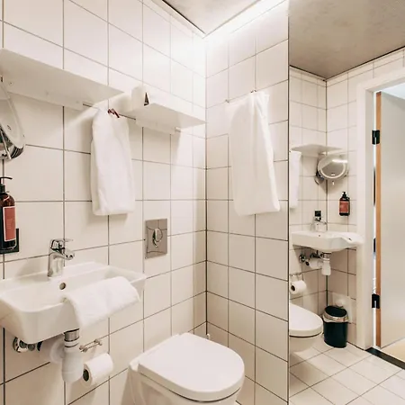 A Place To Hotell 3*