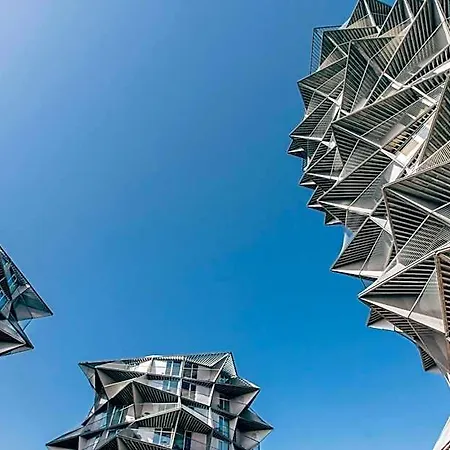 A Place To 3* 埃斯比约